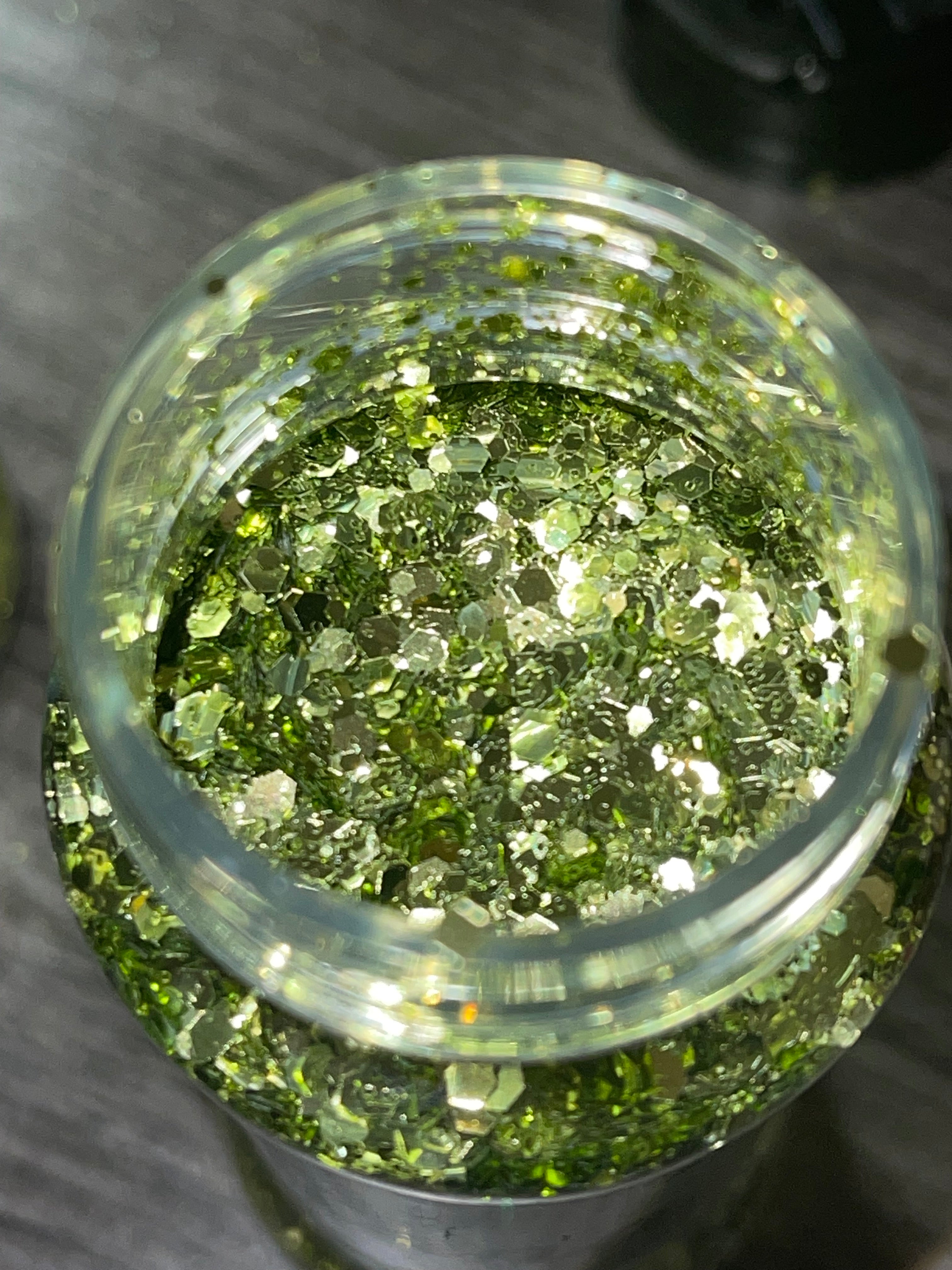 Glitter 2.0-2.3oz by weight 😍