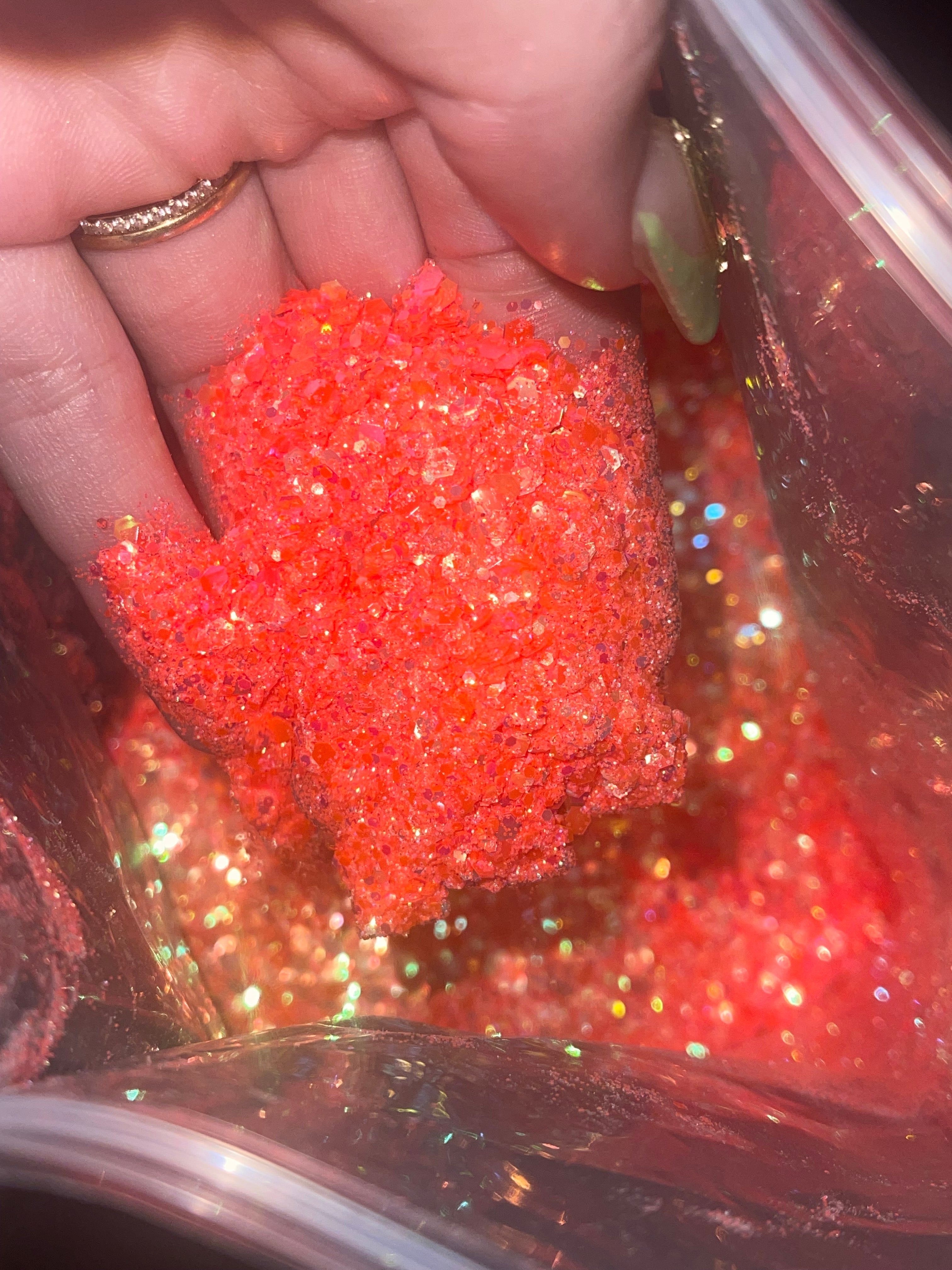 Glitter 2.0-2.3oz by weight 😍