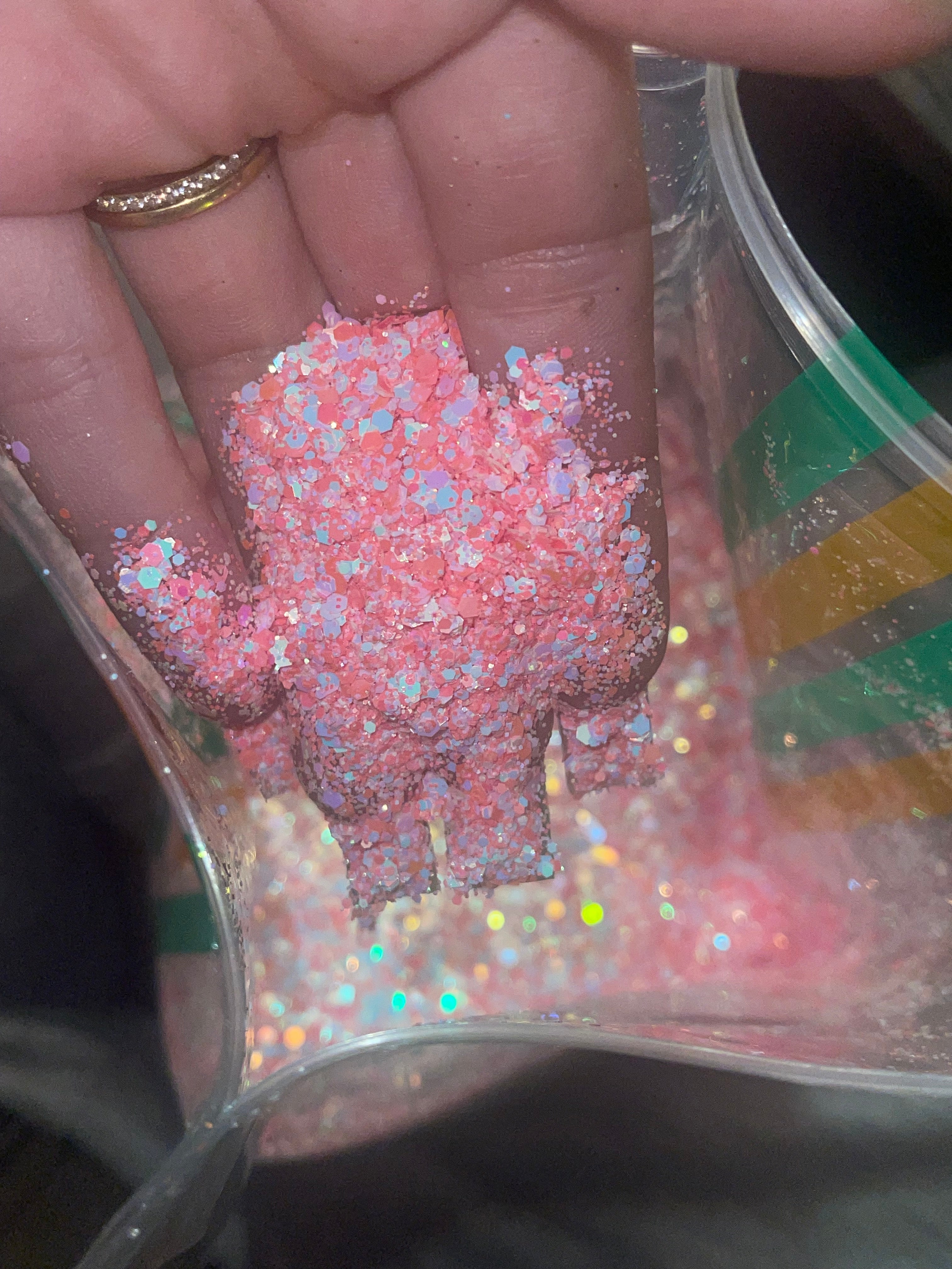 Glitter 2.0-2.3oz by weight 😍