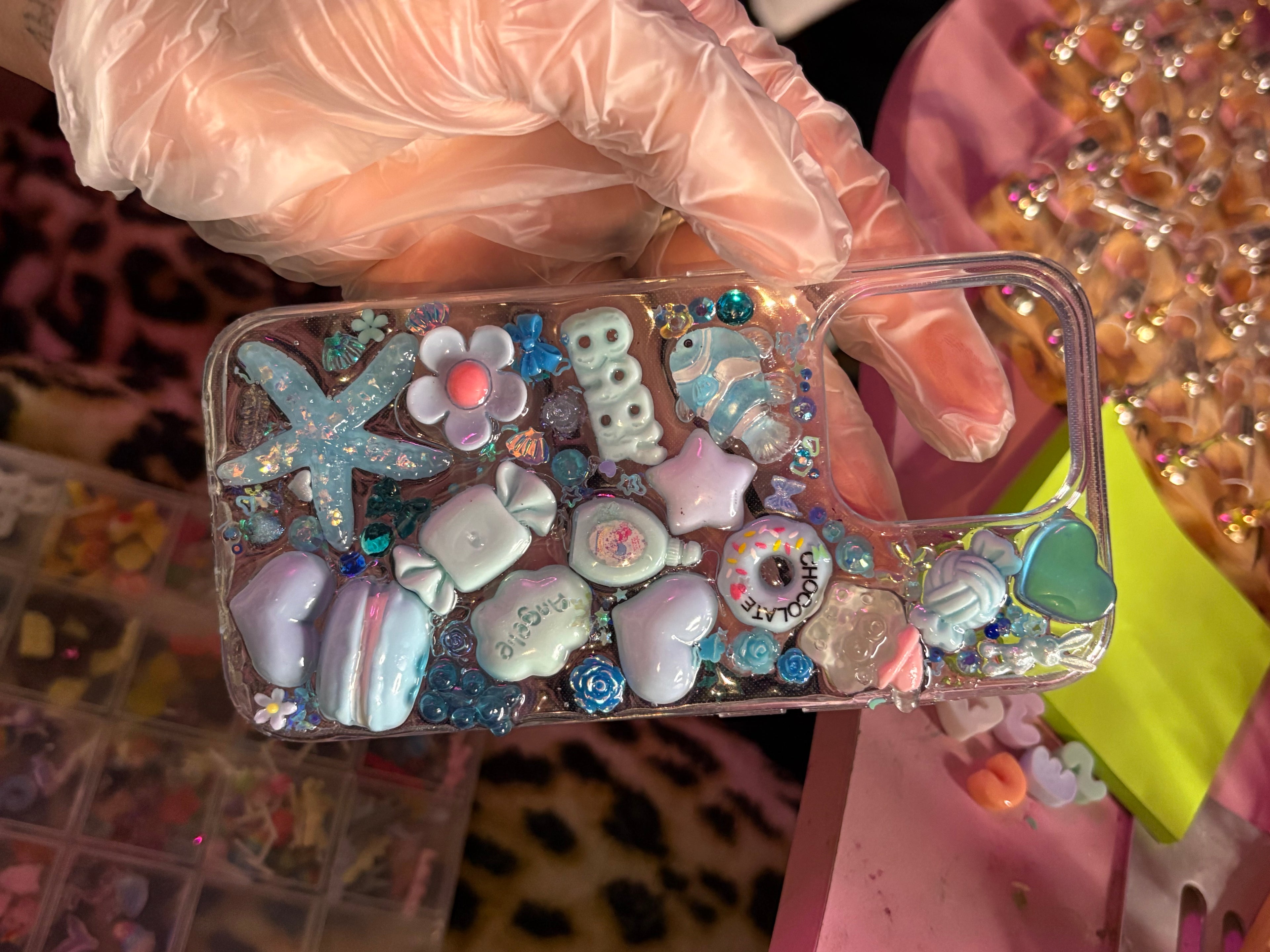 Junk phone case 🩷 (custom with ONLY charms and glitter )