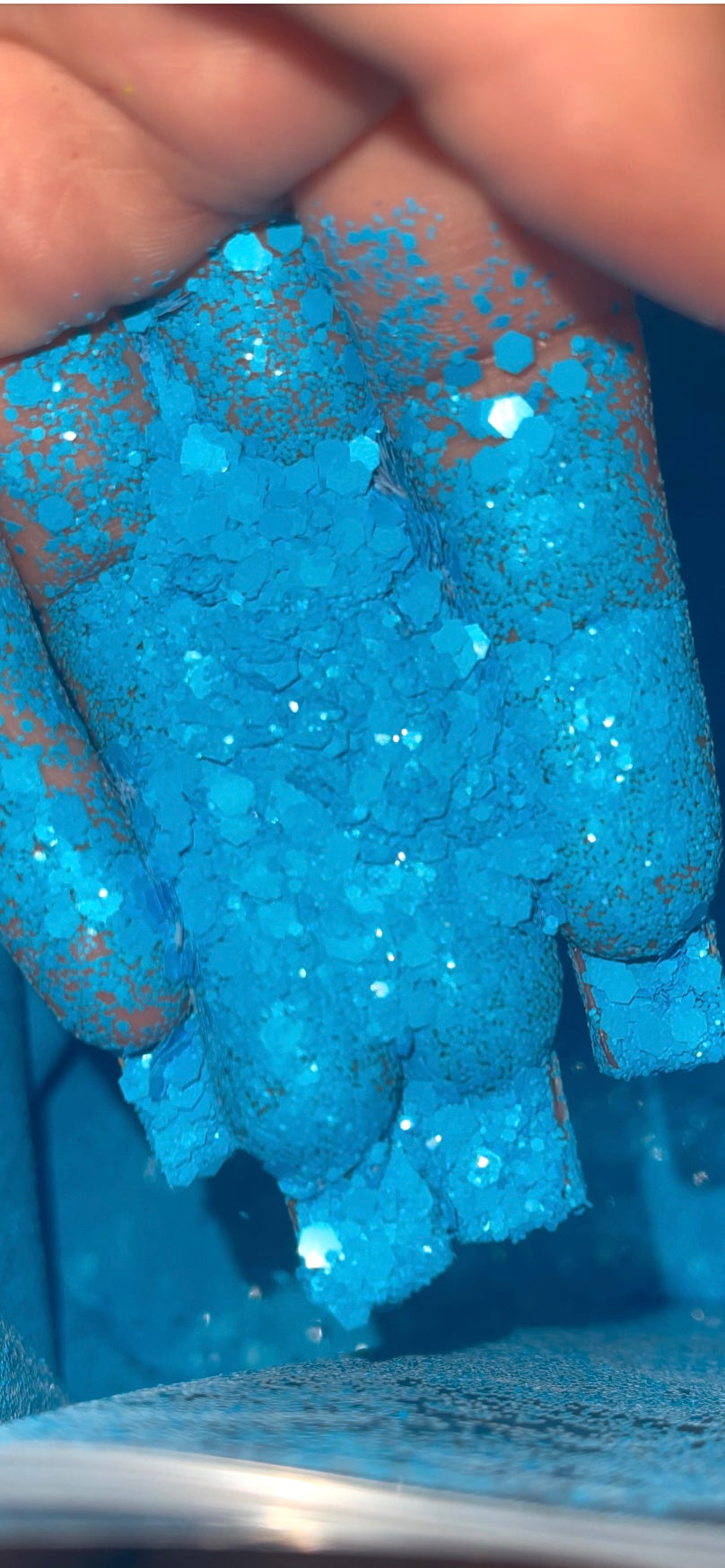 Glitter 2.0-2.3oz by weight 😍