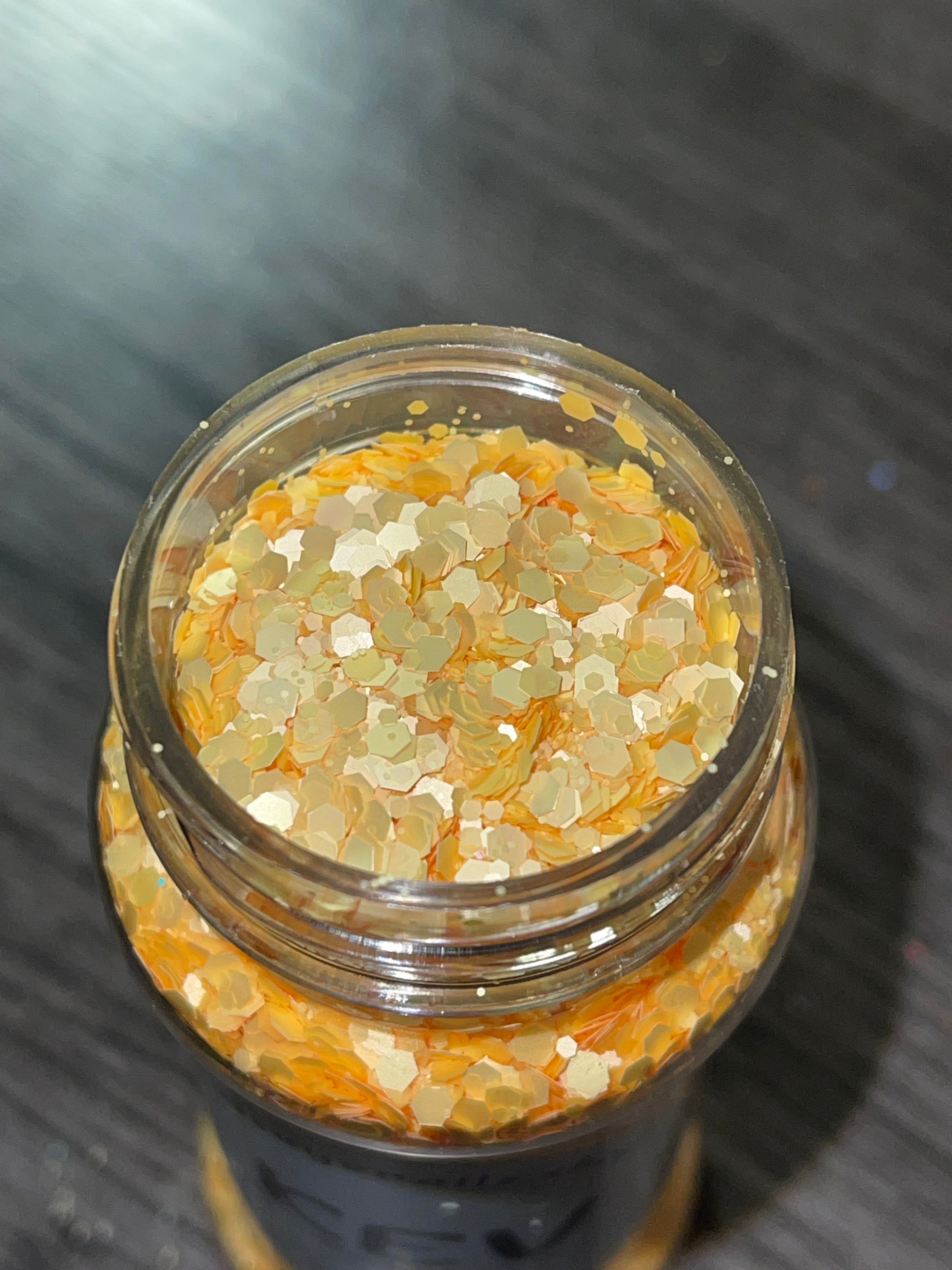 Glitter 2.0-2.3oz by weight 😍