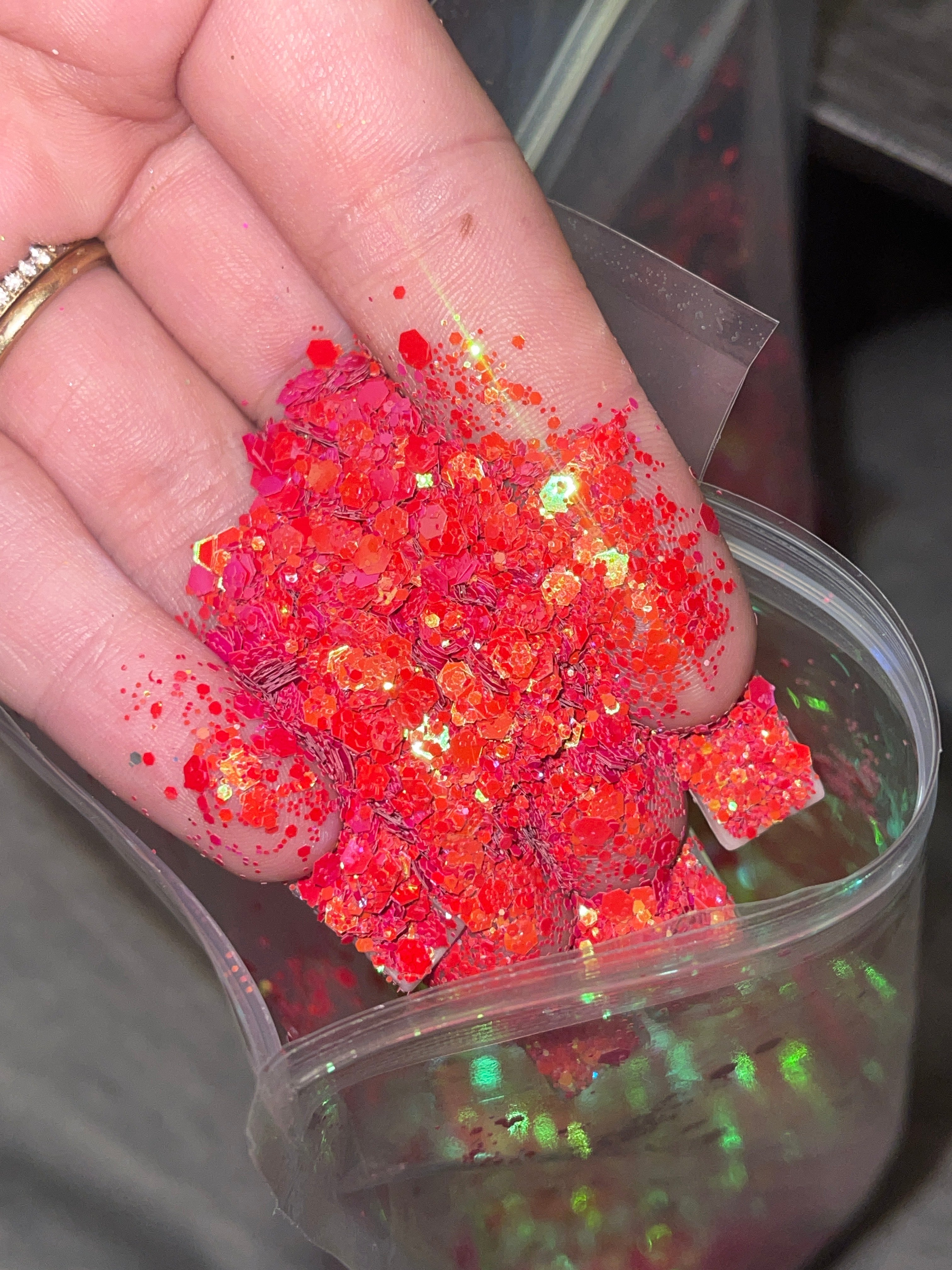 Glitter 2.0-2.3oz by weight 😍