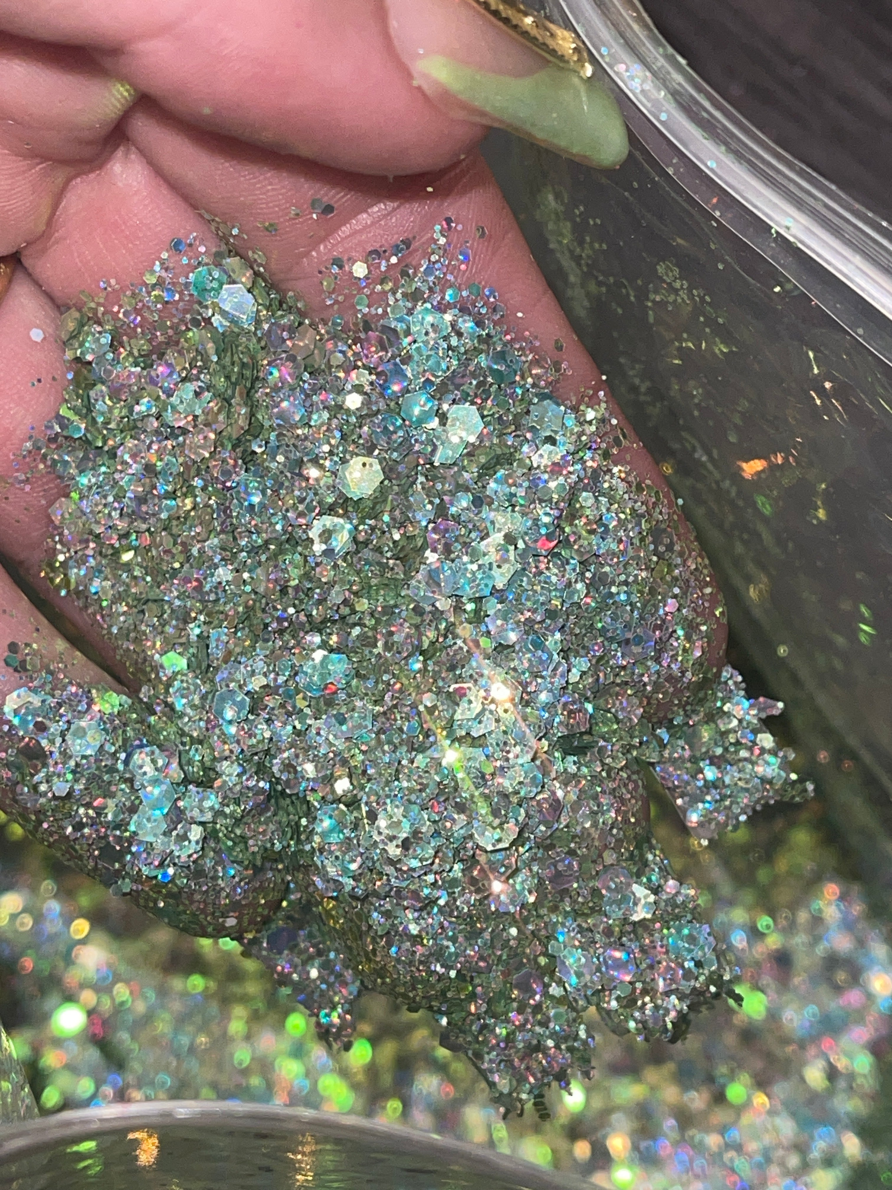 Glitter 2.0-2.3oz by weight 😍