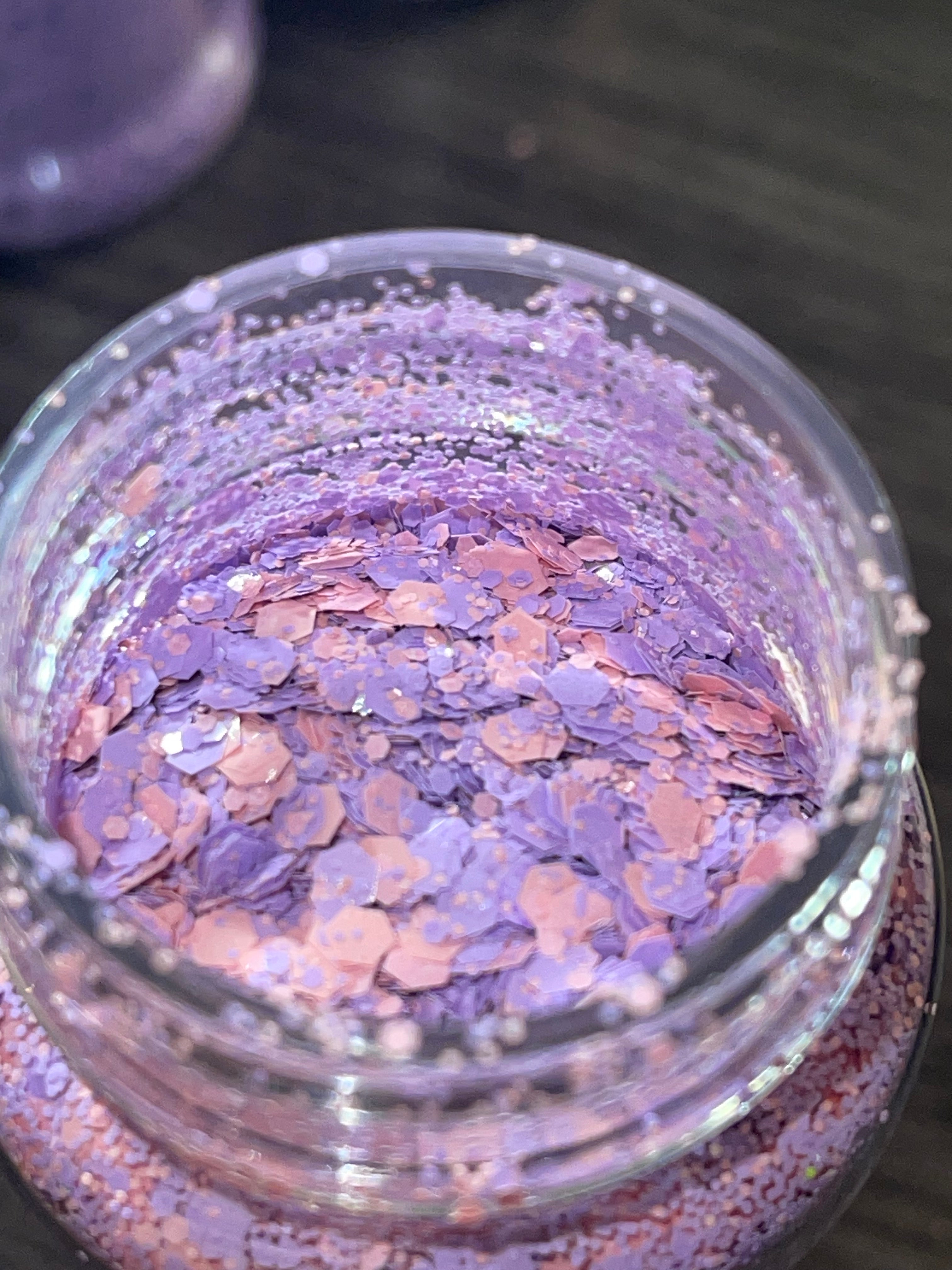 Glitter 2.0-2.3oz by weight 😍