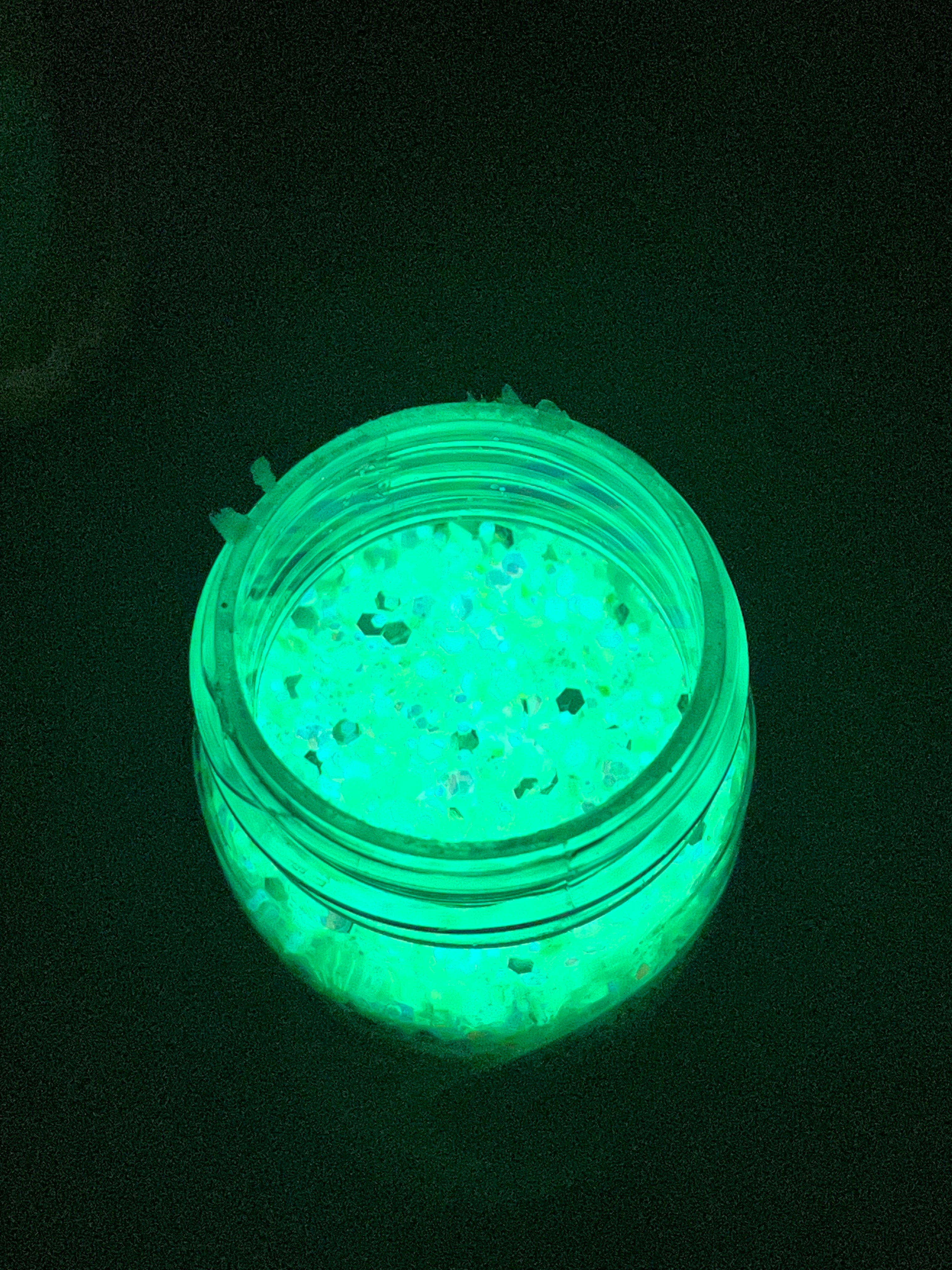 Glitter 2.0-2.3oz by weight 😍